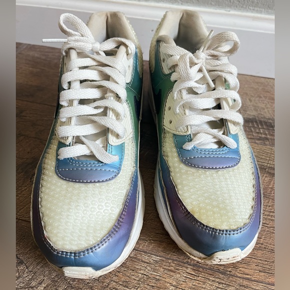 Nike Women's Sneakers - White and Blue - Picture 8 of 15